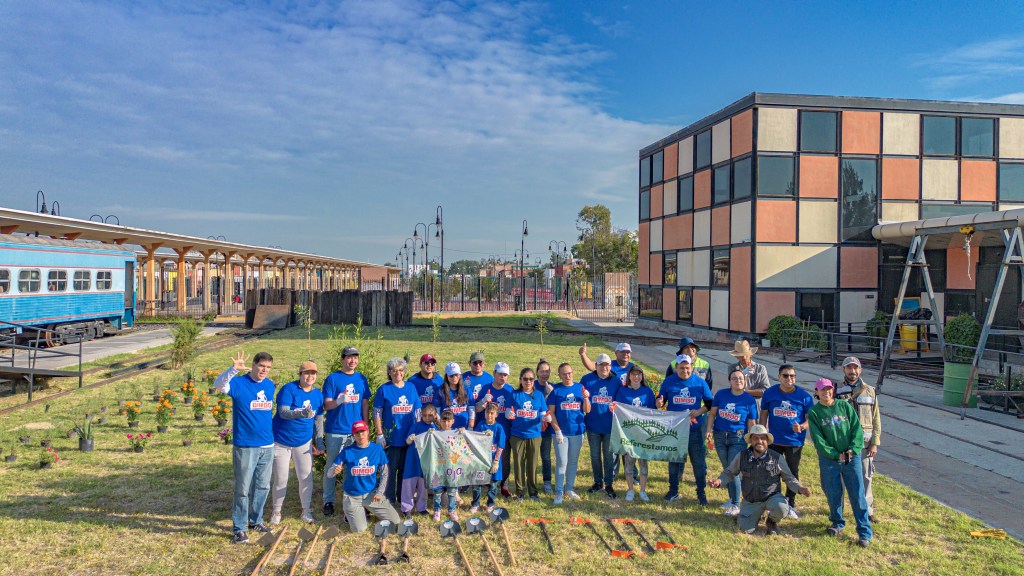 Jardines para Polinizadores: Construyendo Espacios Verdes en San Luis&nbsp;Potosí